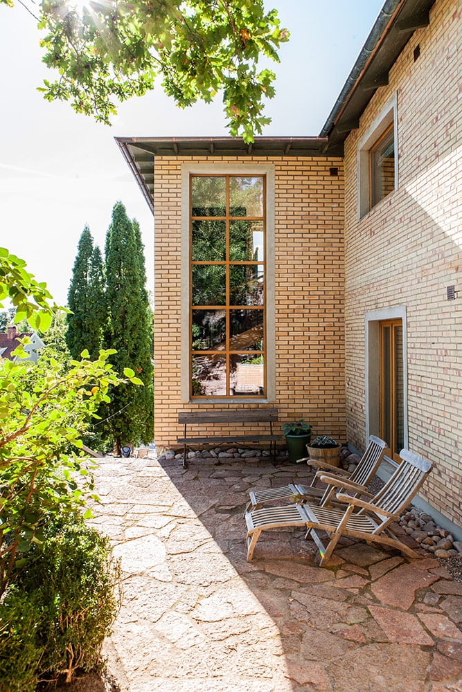 Villa-Lervik-stort-fönster-baksida.jpg