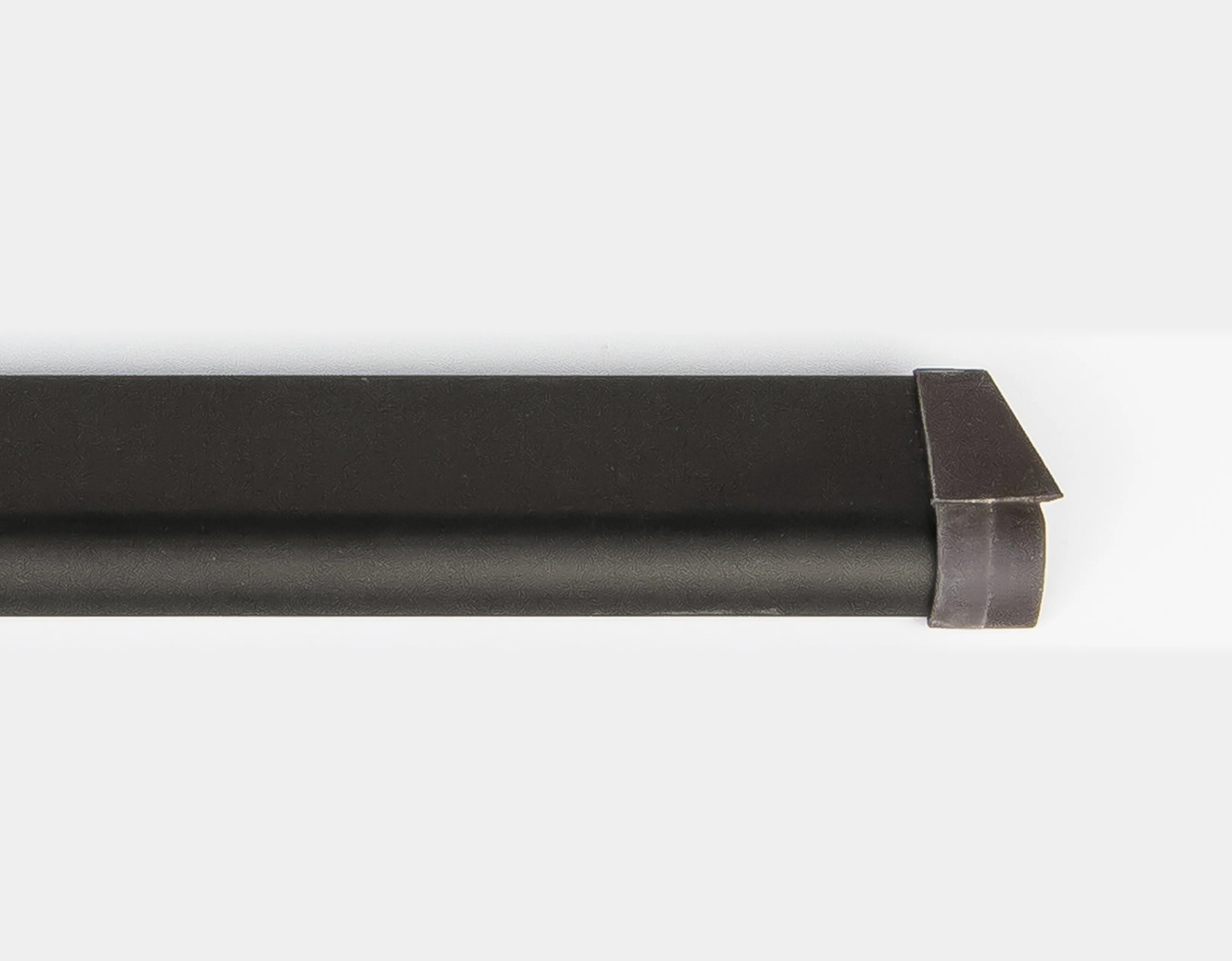 drip nose black-brown