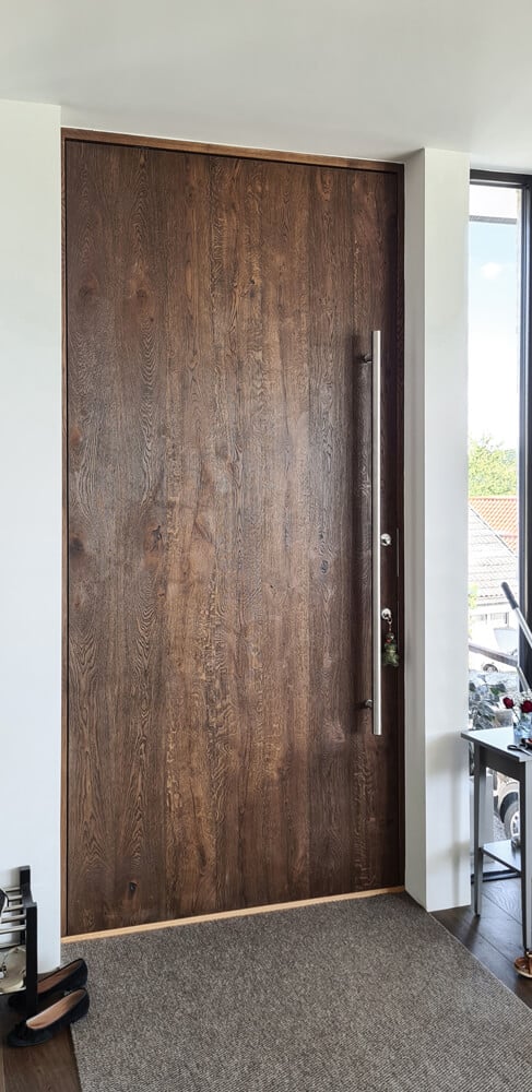 Pivot door with rustic antique oak interior