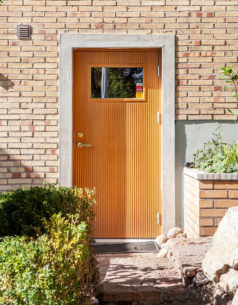 Front door Arild 115S in oiled oak with special glass opening