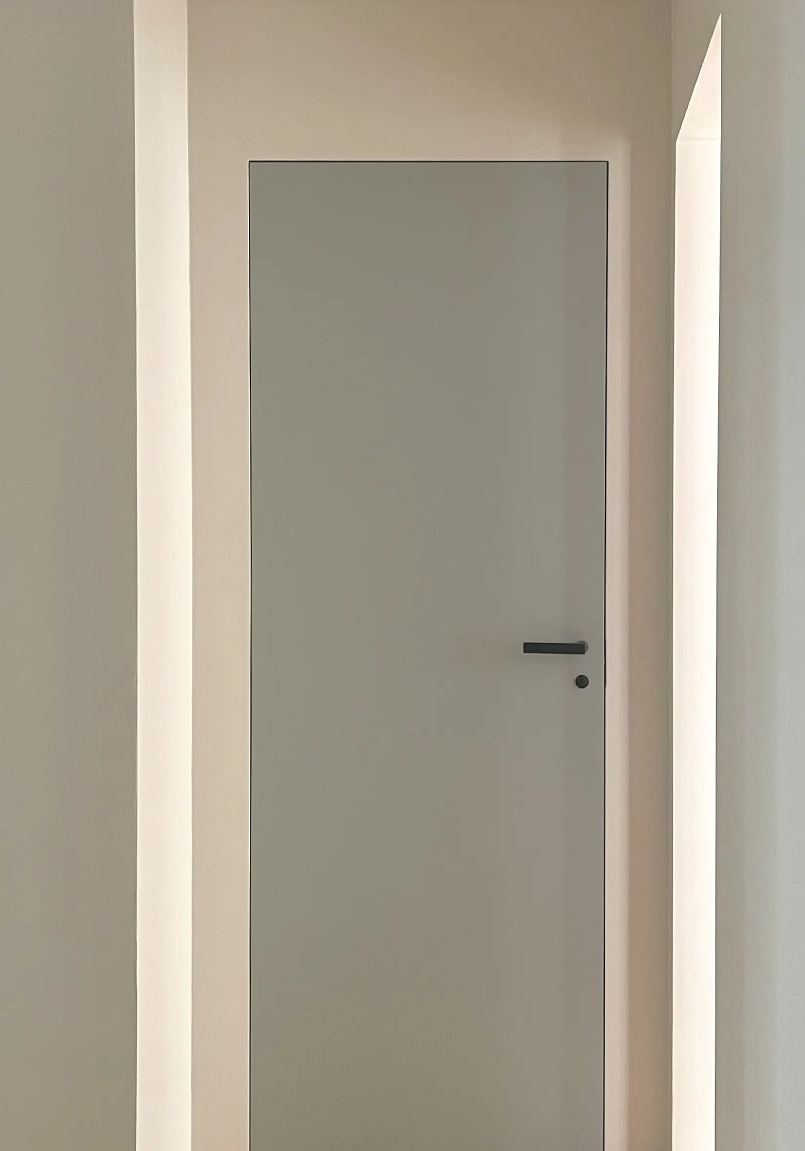 Innerdörr Deco Soft DS/Slät, tillval: I-karm, kulör: NCS S3005 G20Y, anpassad för minirosett