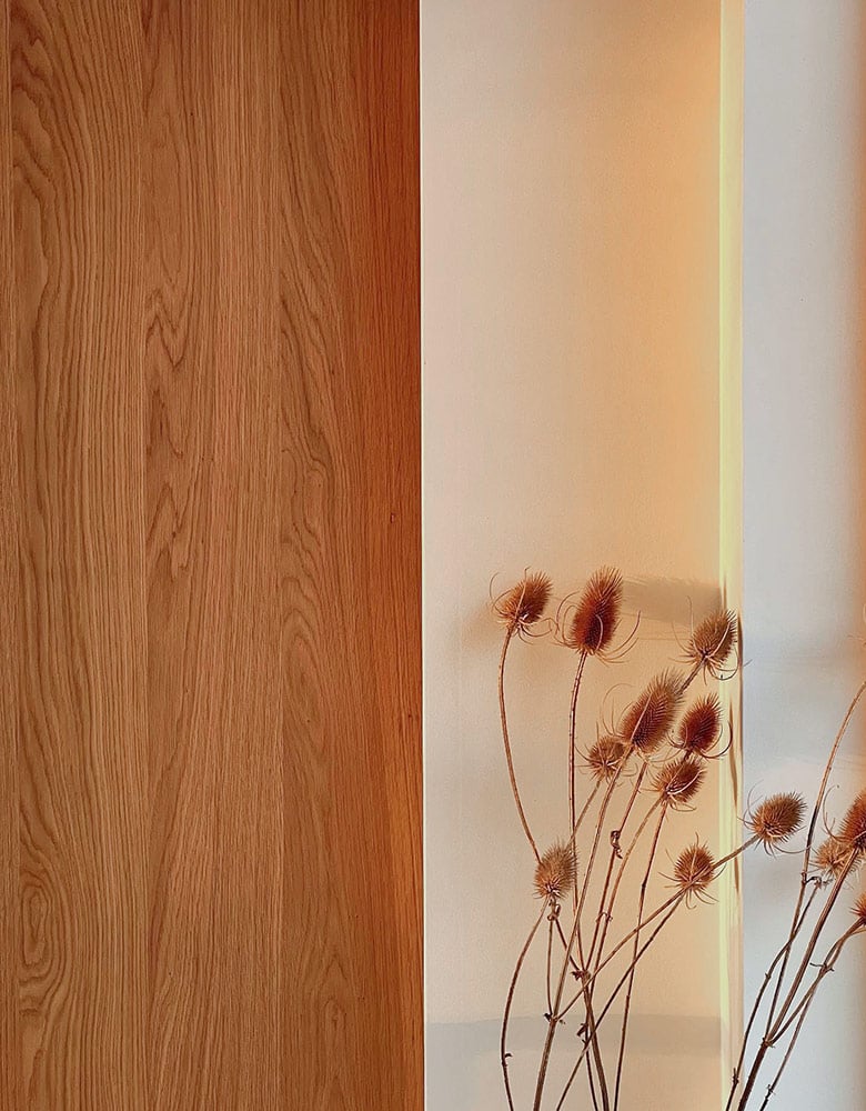 Detalj på innerdörr Slät Ek