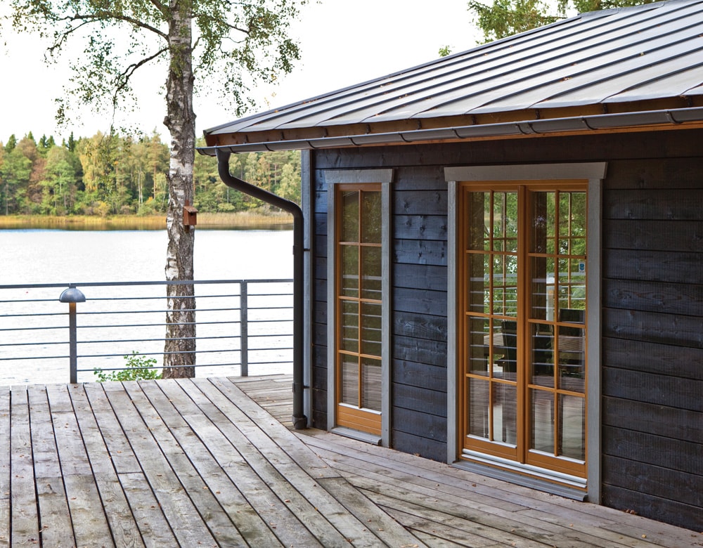 Windows and balcony doors in solid oak with astragals from Ekstrands