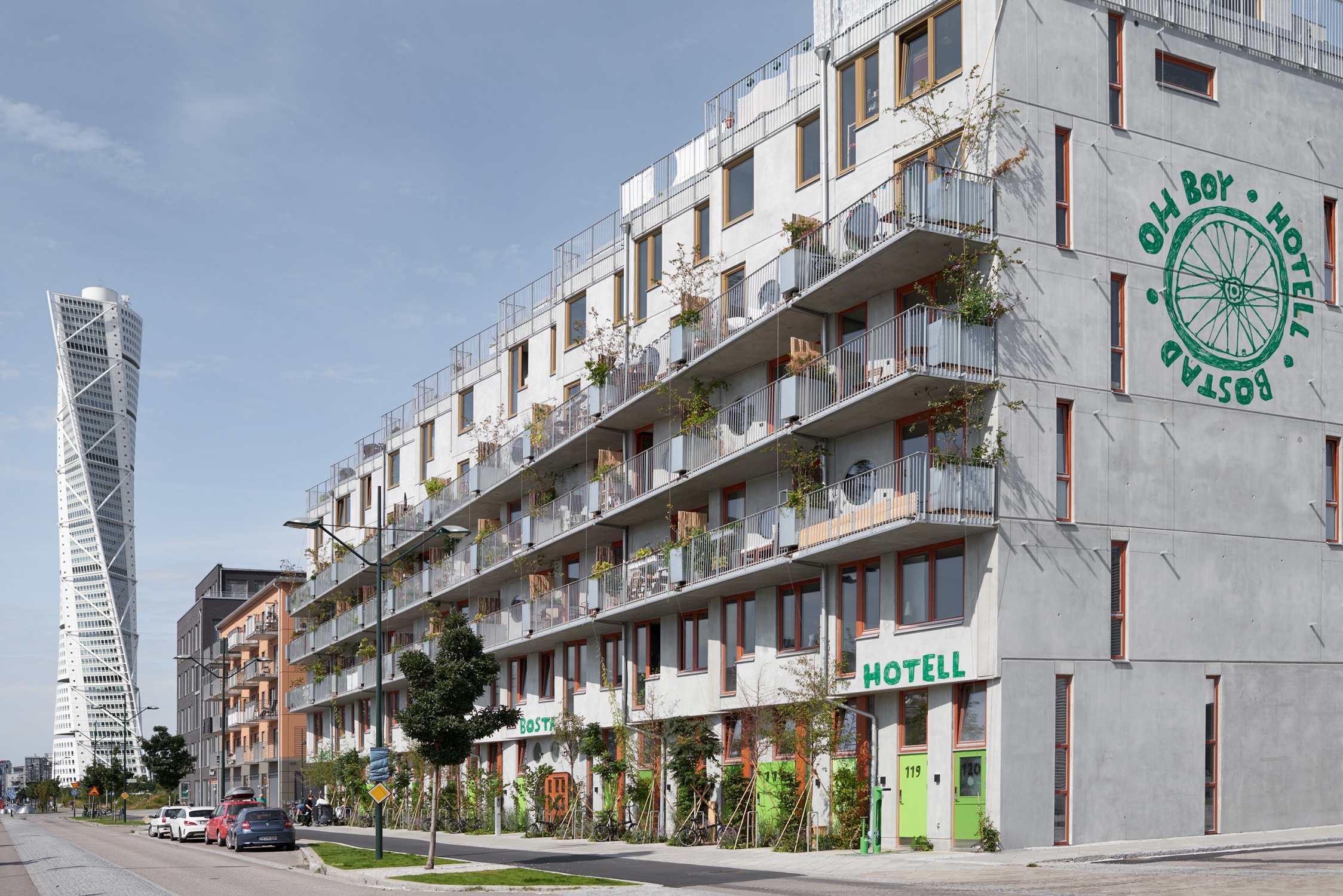 Dörrar & fönster från Ekstrands på BRF Oh Boy, cykelhotellet i Malmö