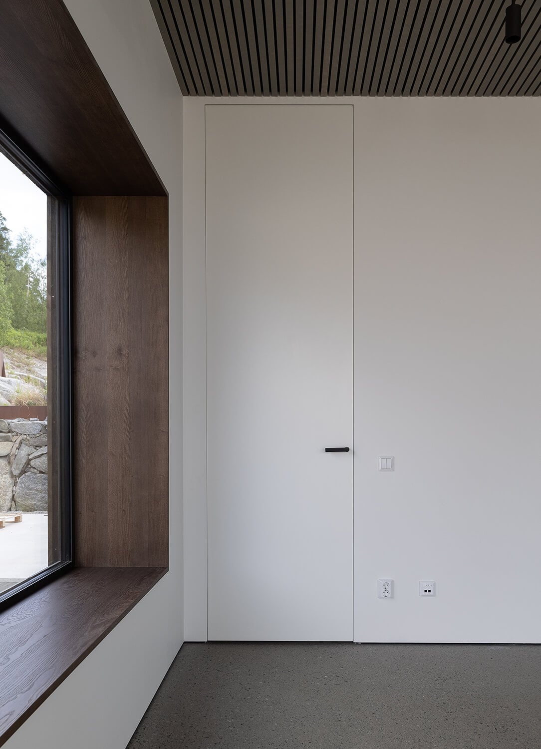 I-frame at ceiling height