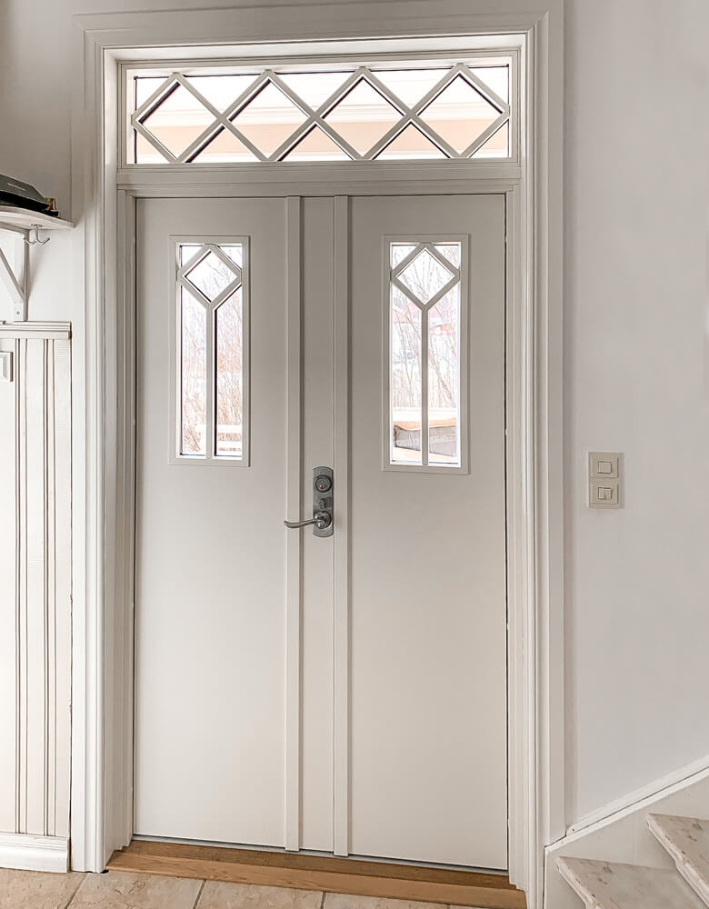 Dobbeltdør med dobbelthængsel for symmetrisk design