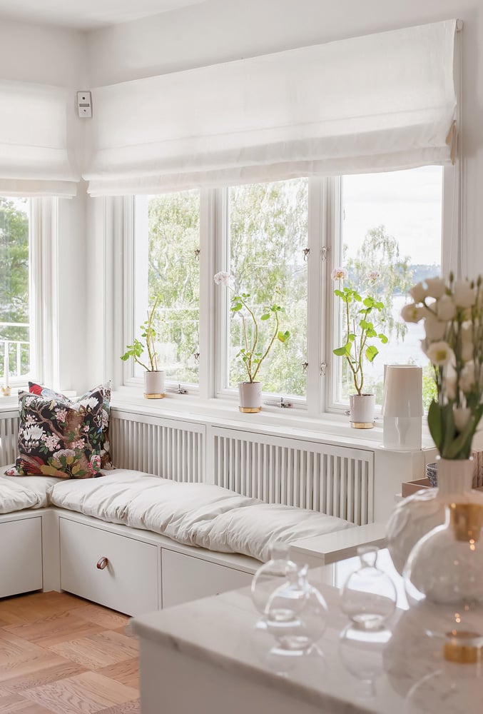Utåtgående fönster med fönsterhakar