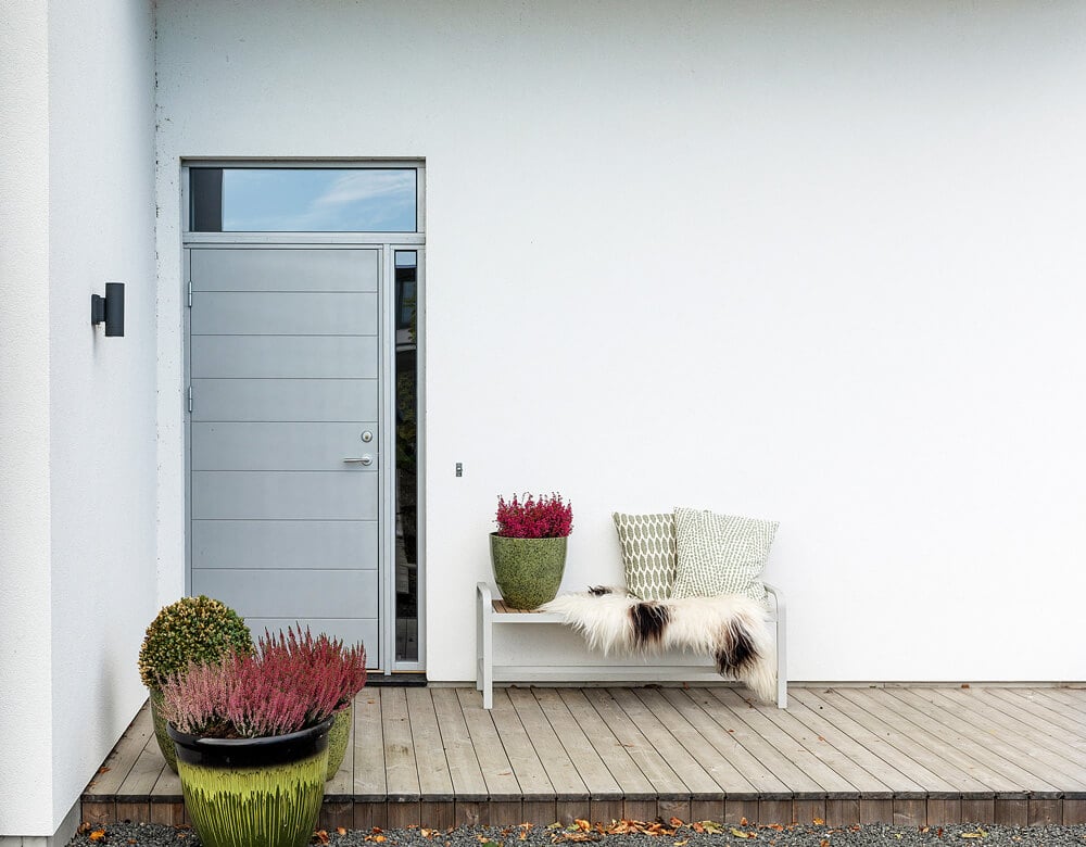 Front door Bergamo 135S with top and side light (image: Dast Stenhus)