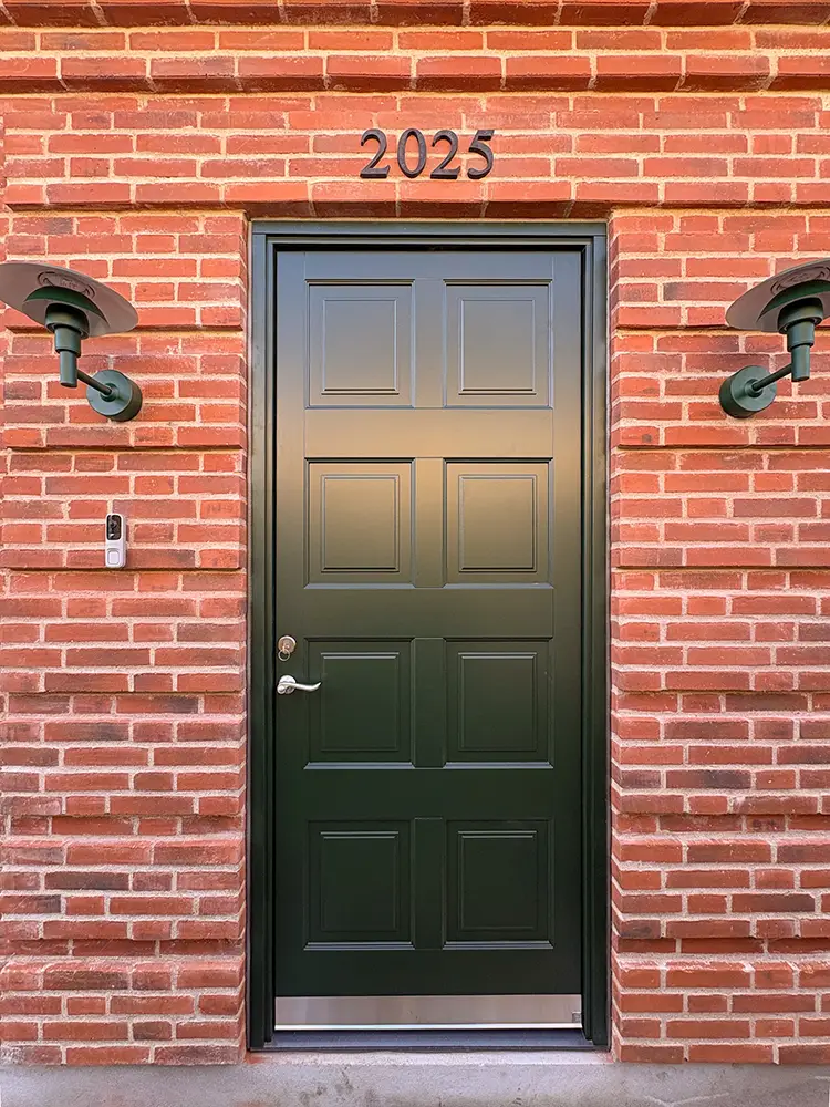 Exterior door Ascot 380, options: RAL 6009 colour, kick plate, inward-opening construction