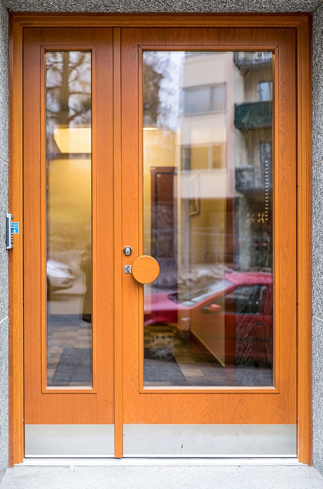 Entrance doors in oak transparent stain from Ekstrands