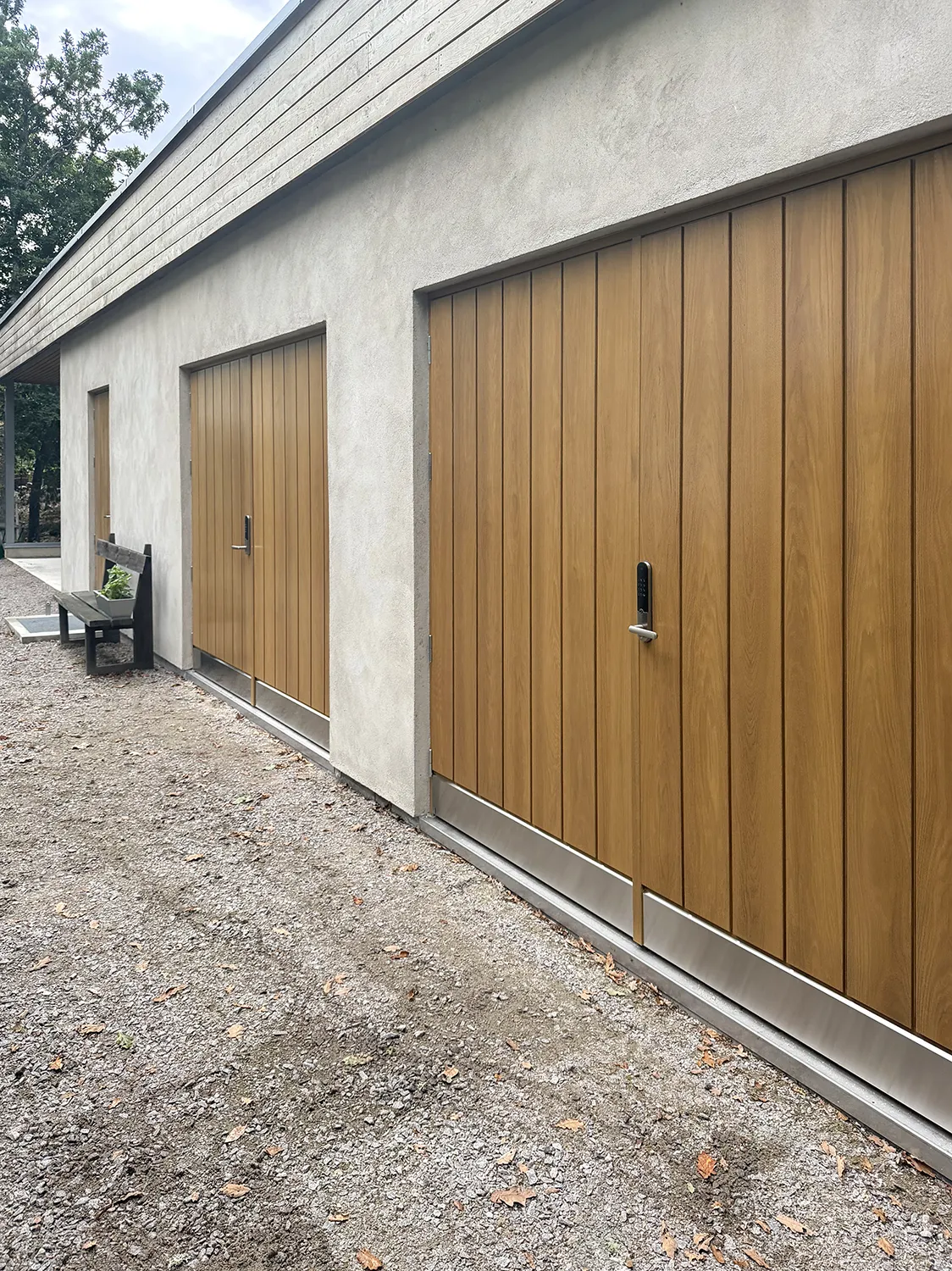 Villa Jordö Plank 510 ek slagportar och ytterdörr
