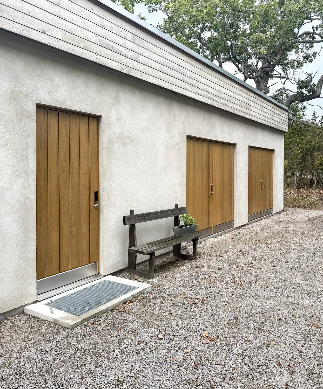 Villa Jordö Plank 510 ek ytterdörr och slagport