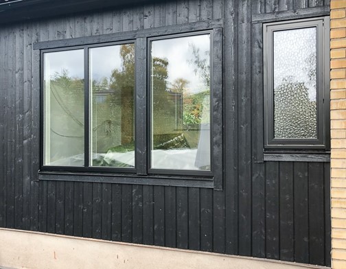 Trä/alu fönster i svart