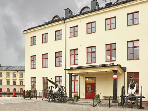 Nya fönsterdörrar och fönster från Ekstrands i kombination med gama fönster på BRF Kanonhusholmen
