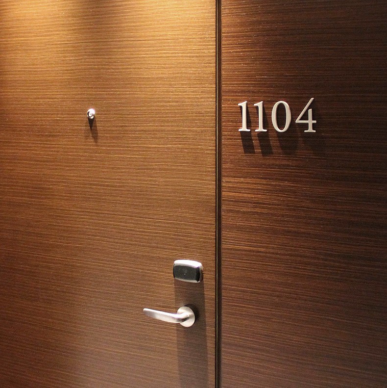 Ekstrands dörrar - Tekniska dörrar i fanér på hotell Ideon i Lund